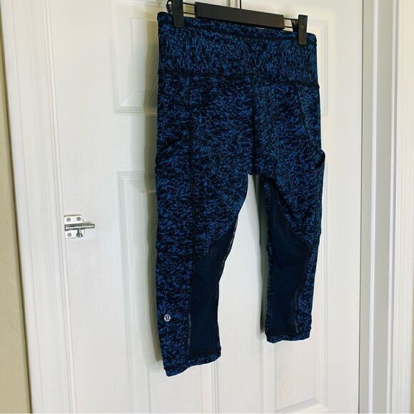 Lululemon Outrun 17" Crop Leggings Iced Wave Capri Black Size 6 - Picture 6 of 9